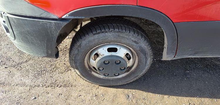 IVECO DAILY 35C13 BENNE AVEC COFFER ACIER DIESEL – 142771 KMS – ANNEE 2014
 ROUGE DM-283-TL