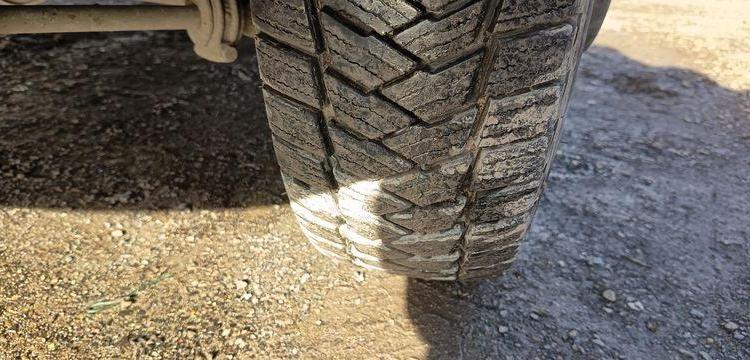 IVECO DAILY 35C13 BENNE AVEC COFFER ACIER DIESEL – 142771 KMS – ANNEE 2014
 ROUGE DM-283-TL