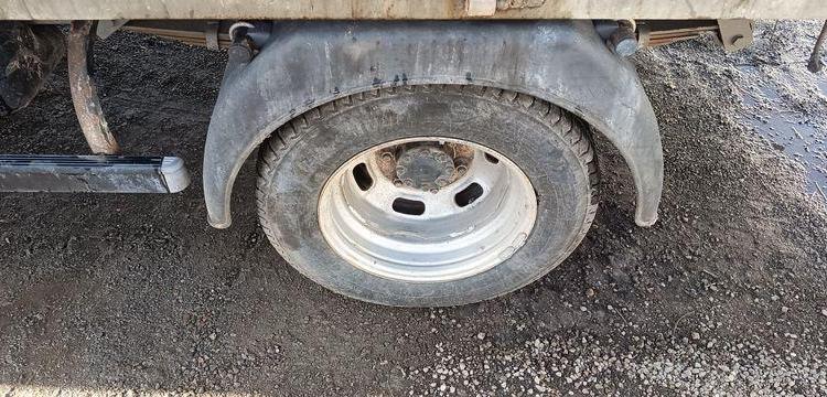 IVECO DAILY 35C13 BENNE AVEC COFFER ACIER DIESEL – 142771 KMS – ANNEE 2014
 ROUGE DM-283-TL