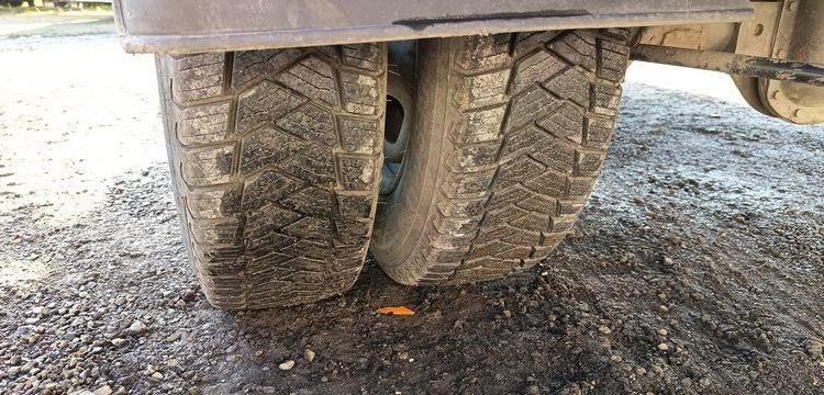 IVECO DAILY 35C13 BENNE AVEC COFFER ACIER DIESEL – 142771 KMS – ANNEE 2014
 ROUGE DM-283-TL