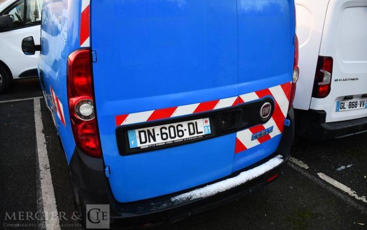 FIAT DOBLO BLEU DN-606-DL