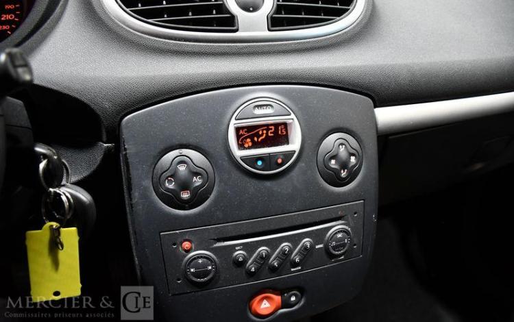 RENAULT CLIO 1,5 DCI 85 DYNAMIQUE QUICKSHIFT BVA NOIR DR-118-CZ