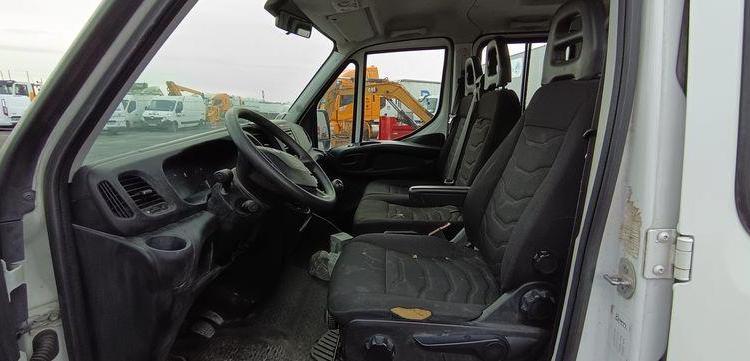 IVECO DAILY 35C13 DOUBLE CABINE AVEC BENNE – DIESEL – 127330 KMS – ANNEE 2015 BLANC DS-325-CE