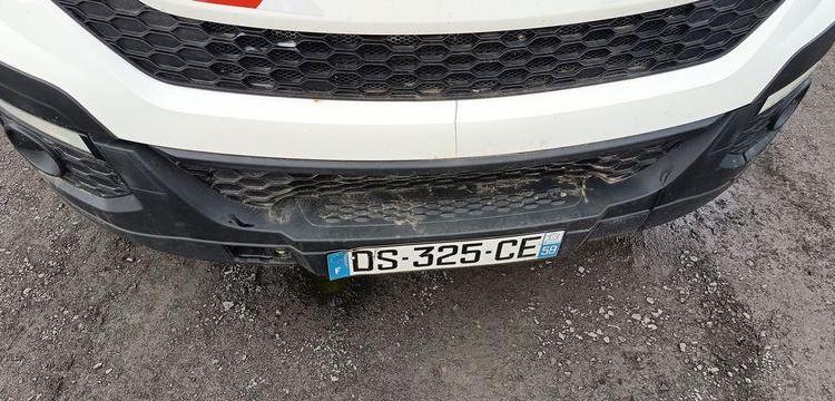 IVECO DAILY 35C13 DOUBLE CABINE AVEC BENNE – DIESEL – 127330 KMS – ANNEE 2015 BLANC DS-325-CE