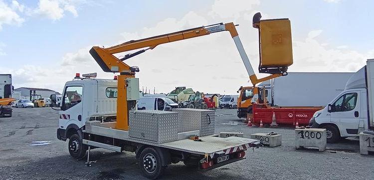 NISSAN CABSTAR NT400 32,12  AVEC NACELLE TIME ETL30 – 10 M – DIESEL – 2106 HEURES BLANC DW-708-LM