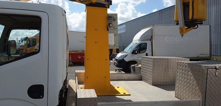 NISSAN CABSTAR NT400 32,12  AVEC NACELLE TIME ETL30 – 10 M – DIESEL – 2106 HEURES BLANC DW-708-LM