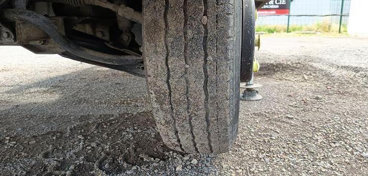 NISSAN CABSTAR NT400 32,12  AVEC NACELLE TIME ETL30 – 10 M – DIESEL – 2106 HEURES BLANC DW-708-LM