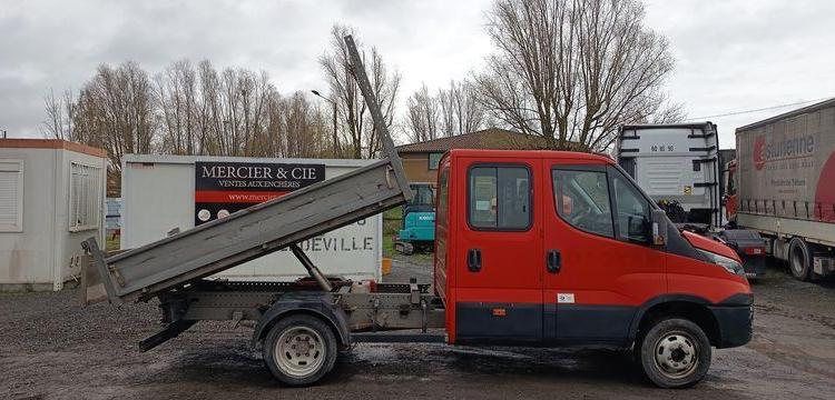 IVECO CAMION BENNE DOUBLE CABINE  DX-329-AA