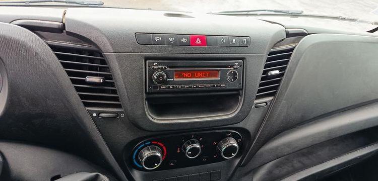 IVECO CAMION BENNE DOUBLE CABINE  DX-329-AA