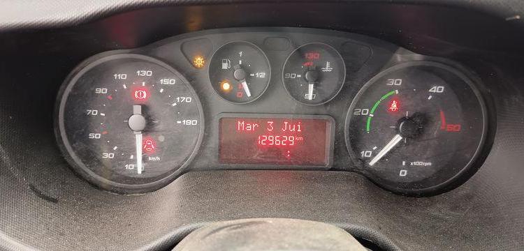 IVECO CAMION BENNE DOUBLE CABINE  DX-329-AA