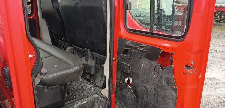 IVECO CAMION BENNE DOUBLE CABINE  DX-329-AA