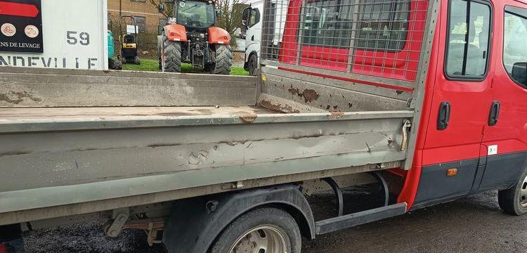 IVECO CAMION BENNE DOUBLE CABINE  DX-329-AA