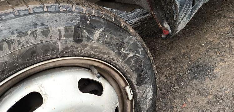 IVECO CAMION BENNE DOUBLE CABINE  DX-329-AA