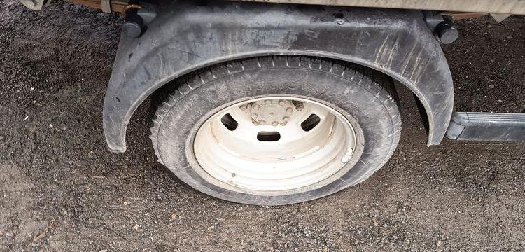 IVECO CAMION BENNE DOUBLE CABINE  DX-329-AA