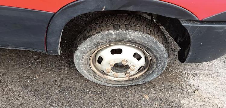 IVECO CAMION BENNE DOUBLE CABINE  DX-329-AA