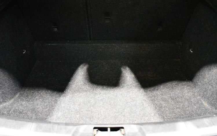 VOLVO V40 2.0 D2 120 ECO MOMENTUM BUSINESS GRIS EA-409-HP