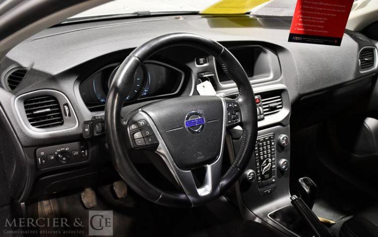 VOLVO V40 2.0 D2 120 ECO MOMENTUM BUSINESS GRIS EA-409-HP