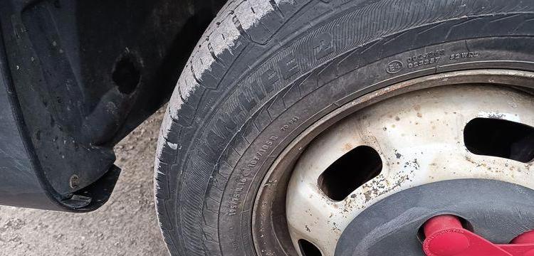 IVECO 35C13 – CAMION BENNE SIMPLE CAB  EA-753-XZ