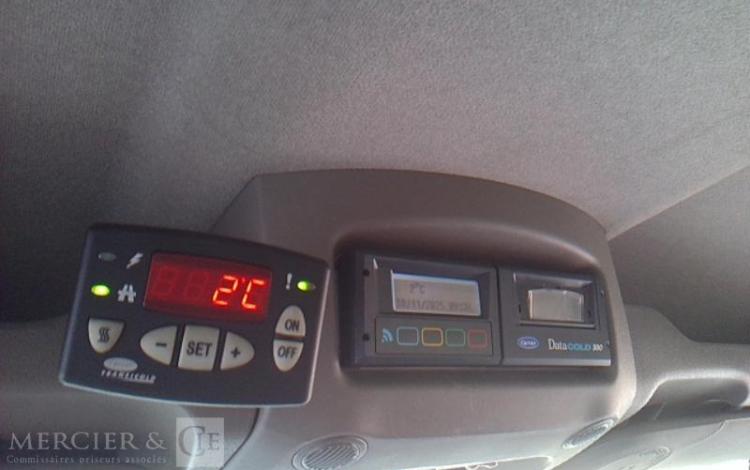 RENAULT MASTER FRIGO BLANC EA-907-ZS