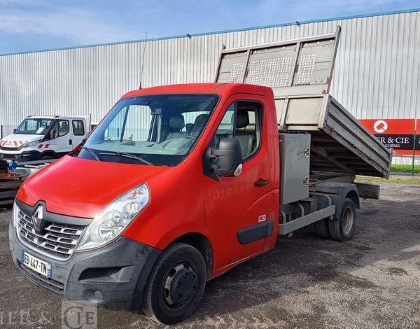 RENAULT MASTER DCI135 – BENNE AVEC COFFRE ACIER DIESEL – 152574 KMS – ANNEE 2016 ROUGE EB-447-TN