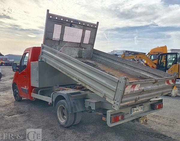 RENAULT MASTER DCI135 – BENNE AVEC COFFRE ACIER DIESEL – 152574 KMS – ANNEE 2016 ROUGE EB-447-TN