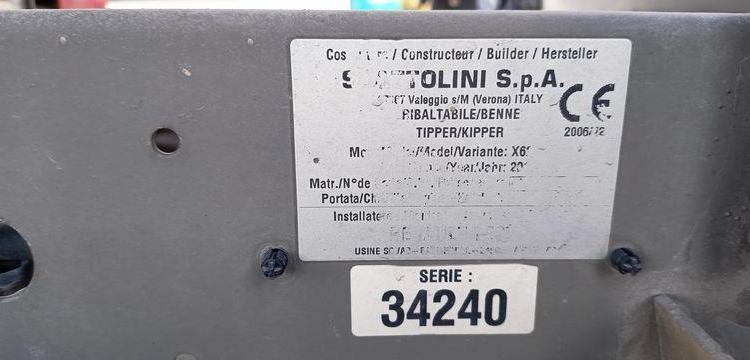 RENAULT MASTER DCI135 – BENNE AVEC COFFRE ACIER DIESEL – 152574 KMS – ANNEE 2016 ROUGE EB-447-TN