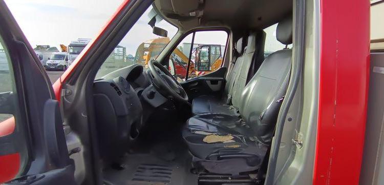 RENAULT MASTER DCI135 – BENNE AVEC COFFRE ACIER DIESEL – 152574 KMS – ANNEE 2016 ROUGE EB-447-TN