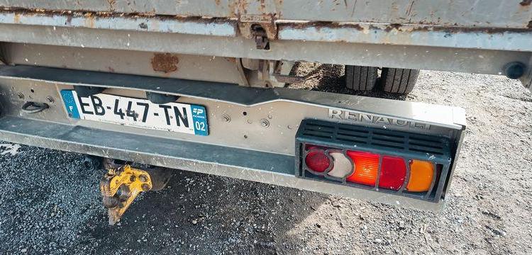 RENAULT MASTER DCI135 – BENNE AVEC COFFRE ACIER DIESEL – 152574 KMS – ANNEE 2016 ROUGE EB-447-TN