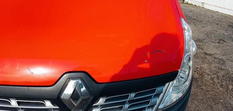 RENAULT MASTER DCI135 – BENNE AVEC COFFRE ACIER DIESEL – 152574 KMS – ANNEE 2016 ROUGE EB-447-TN