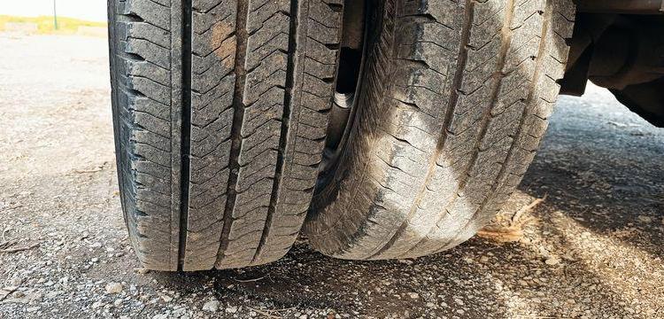 RENAULT MASTER DCI135 – BENNE AVEC COFFRE ACIER DIESEL – 152574 KMS – ANNEE 2016 ROUGE EB-447-TN