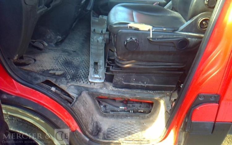 IVECO 35C13 – CAMION BENNE SIMPLE CAB – COFFRE  EB-485-DQ