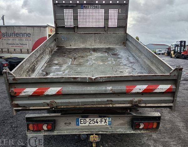 RENAULT MASTER 2,3 DCI 16V BENNE AVEC COFFRE ACIER DIESEL – 168574 KMS – ANNEE 2016 ROUGE ED-254-FX