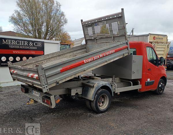 RENAULT MASTER 2,3 DCI 16V BENNE AVEC COFFRE ACIER DIESEL – 168574 KMS – ANNEE 2016 ROUGE ED-254-FX