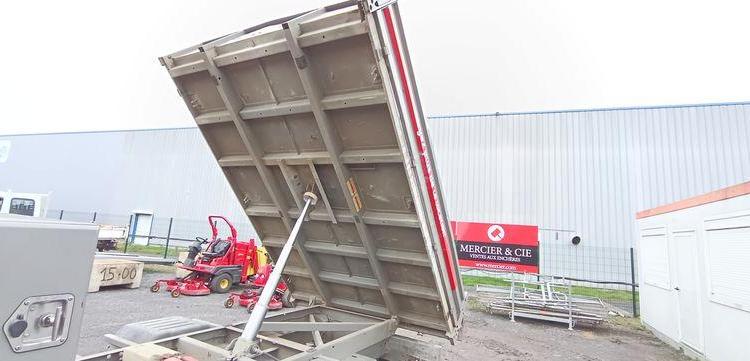 RENAULT MASTER 2,3 DCI 16V BENNE AVEC COFFRE ACIER DIESEL – 168574 KMS – ANNEE 2016 ROUGE ED-254-FX