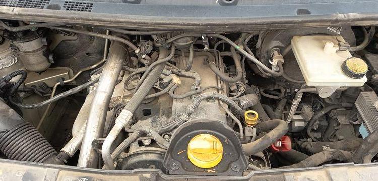 RENAULT MASTER 2,3 DCI 16V BENNE AVEC COFFRE ACIER DIESEL – 168574 KMS – ANNEE 2016 ROUGE ED-254-FX