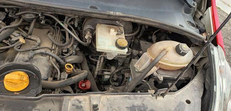 RENAULT MASTER 2,3 DCI 16V BENNE AVEC COFFRE ACIER DIESEL – 168574 KMS – ANNEE 2016 ROUGE ED-254-FX