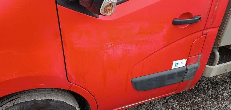RENAULT MASTER 2,3 DCI 16V BENNE AVEC COFFRE ACIER DIESEL – 168574 KMS – ANNEE 2016 ROUGE ED-254-FX