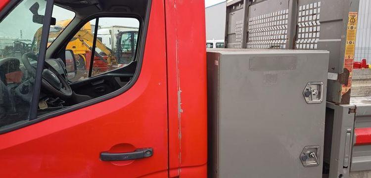 RENAULT MASTER 2,3 DCI 16V BENNE AVEC COFFRE ACIER DIESEL – 168574 KMS – ANNEE 2016 ROUGE ED-254-FX