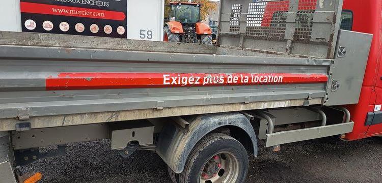 RENAULT MASTER 2,3 DCI 16V BENNE AVEC COFFRE ACIER DIESEL – 168574 KMS – ANNEE 2016 ROUGE ED-254-FX