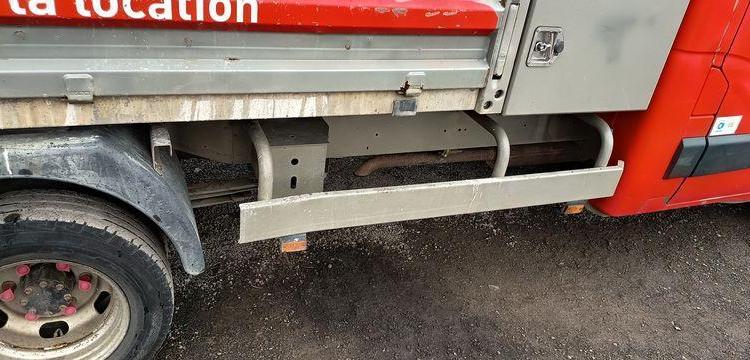 RENAULT MASTER 2,3 DCI 16V BENNE AVEC COFFRE ACIER DIESEL – 168574 KMS – ANNEE 2016 ROUGE ED-254-FX