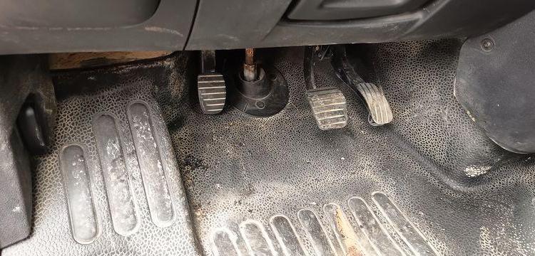 RENAULT MASTER 2,3 DCI 16V BENNE AVEC COFFRE ACIER DIESEL – 168574 KMS – ANNEE 2016 ROUGE ED-254-FX