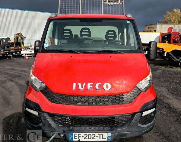 IVECO DAILT 35C13 – BENNE AVEC COFFRE ACIER DIESEL – 136162 KMS – ANNEE 2016 ROUGE EF-202-TL