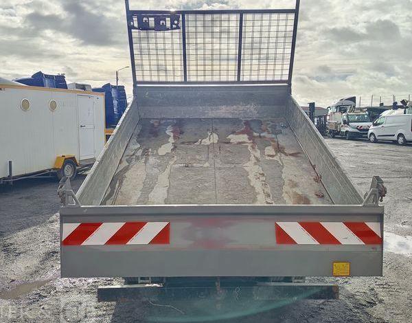 IVECO DAILT 35C13 – BENNE AVEC COFFRE ACIER DIESEL – 136162 KMS – ANNEE 2016 ROUGE EF-202-TL