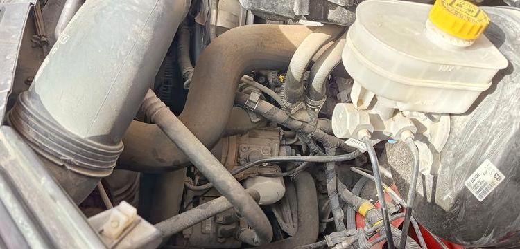 IVECO DAILT 35C13 – BENNE AVEC COFFRE ACIER DIESEL – 136162 KMS – ANNEE 2016 ROUGE EF-202-TL