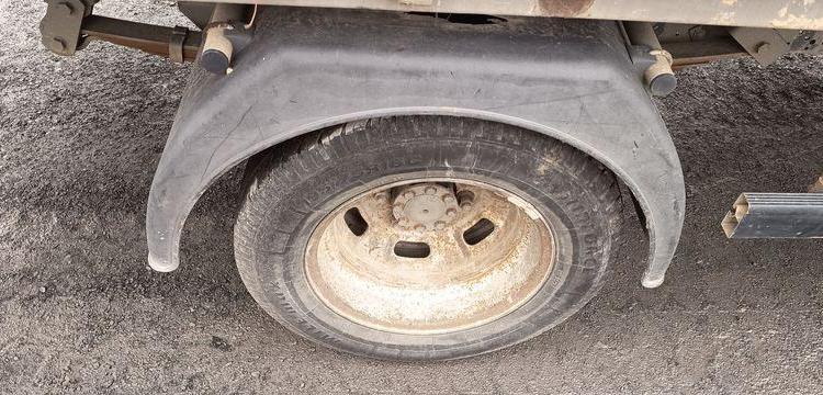 IVECO DAILT 35C13 – BENNE AVEC COFFRE ACIER DIESEL – 136162 KMS – ANNEE 2016 ROUGE EF-202-TL