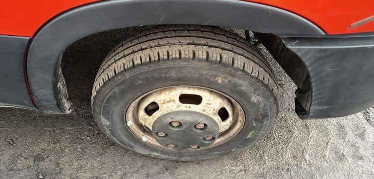 IVECO DAILT 35C13 – BENNE AVEC COFFRE ACIER DIESEL – 136162 KMS – ANNEE 2016 ROUGE EF-202-TL