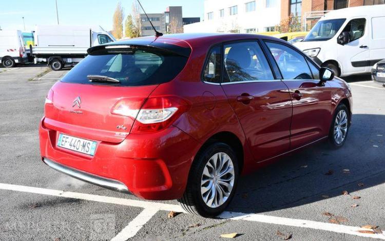 CITROEN C4 1,4 VTI 95 ATTRACTION ROUGE EF-440-MS