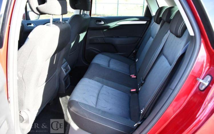 CITROEN C4 1,4 VTI 95 ATTRACTION ROUGE EF-440-MS