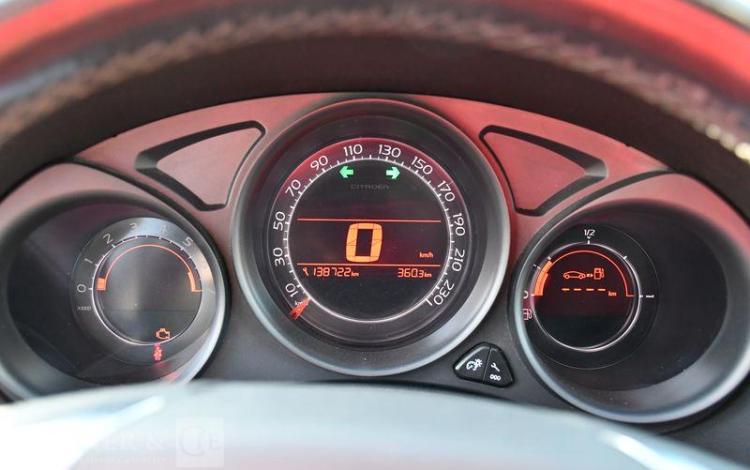 CITROEN C4 1,4 VTI 95 ATTRACTION ROUGE EF-440-MS