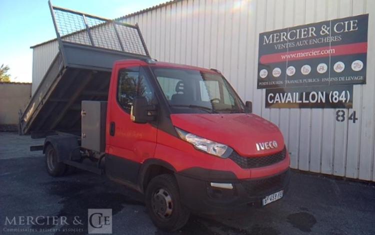IVECO 35-130  BENNE SIMPLE CABINE COFFRE ROUGE EF-459-FE